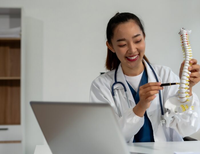 Who Performs Spinal Decompression Surgery